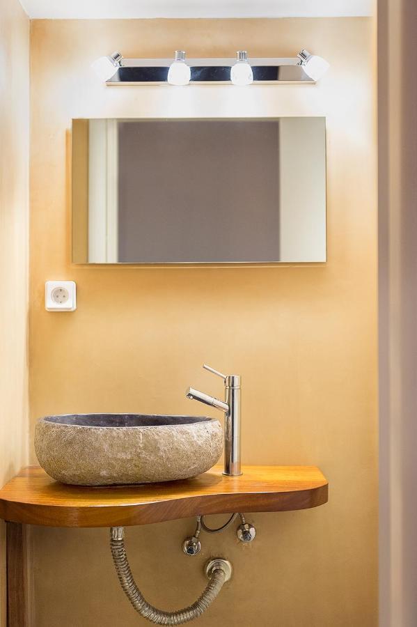 Marianna Suites *